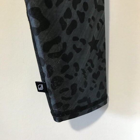 Terez Graphic Print Black and Gray Leggings Womens X-Large NWOT - Picture 6 of 7